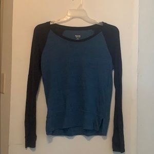 🌟Navy blue and light blue baseball type shirt